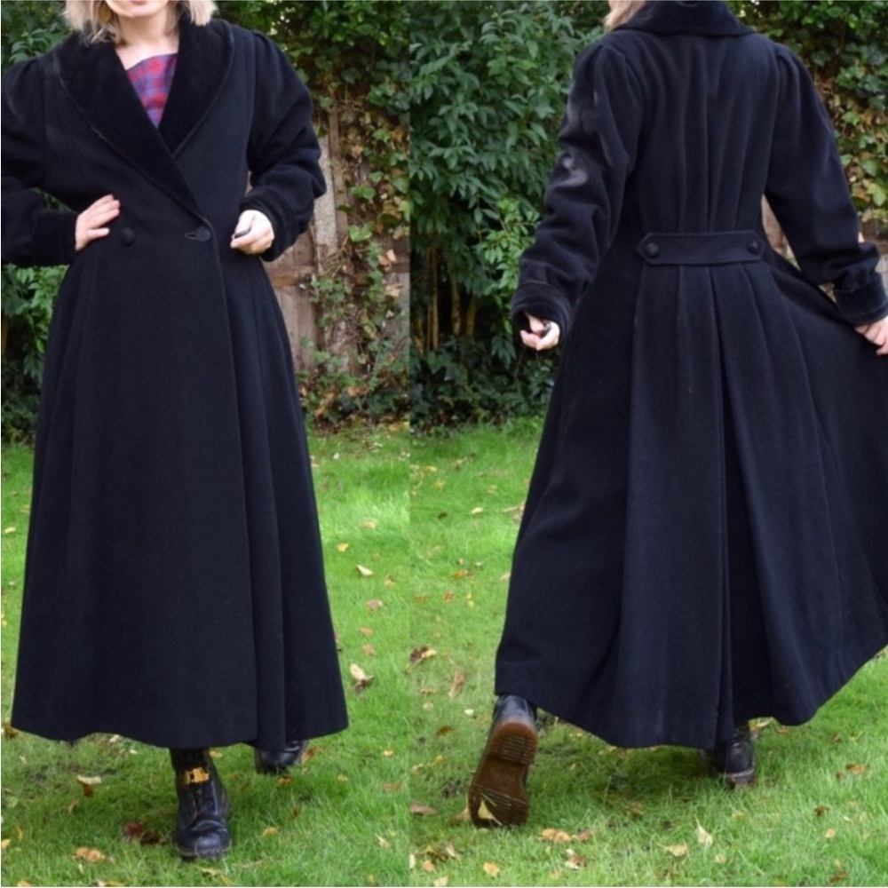 SOLD🔮Vintage Laura Ashley Wool Velvet Trim Maxi Victorian Coat 🔮